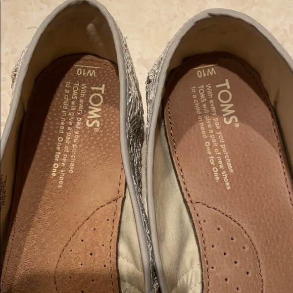 Sparkly silver Toms flats - Picture 3 of 5